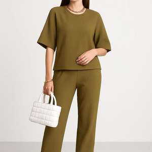 ชุดเซ็ตเสื้อแขนสั้นเนื้อผ้าพิเศษสำหรับผู้หญิง กางเกงเข้าชุด โพลีเอสเตอร์เนื้อนุ่ม ไซส์ M L XL XXL ขายส่ง - Product Image 6