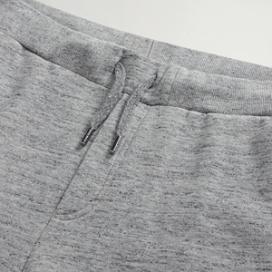 Shorts Bermuda en coton gris tricoté pour homme avec cordon de serrage à la taille et poches, couleur unie décontractée, taille mi-haute - Product Image 6