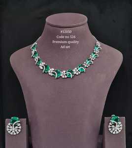 Conjunto de Collar y Aretes Elegantes con Circonita Cúbica 12050, Gema Ovalada Morada, Joyería Floral, Joyería de Moda para Fiesta o Boda - Product Image 3