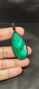 จี้ห้อยคอหินมาลาไคต์ทรงลูกแพร์สไตล์โบฮีเมียน ประดับด้วยเชือกถักแบบมาคราเม่ หินคริสตัลบำบัดธรรมชาติ - Product Image 6