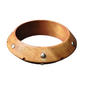 Brazalete de Madera con Perfil Cónico Inclinado y Detalles de Remaches Esféricos Plateados - Joyería de Madera Artesanal Vanguardista, Moderna y Ecológica - Product Image 1