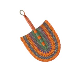 Éventail en jonc de mer tressé multicolore orange, fait main, écologique, motif géométrique ethnique, éventail rafraîchissant pour les fêtes d'été et la plage - Product Image 2