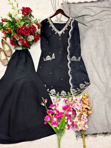 Ensemble Salwar Kameez ethnique indien pakistanais de créateur, tendance, neuf, avec haut, bas et dupatta, travail artisanal, prix avantageux, pour femme moderne et rapide à porter. - Product Image 5