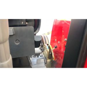 Tracteur modèle MF 360 à l'exportation avec équipement de travail du sol compatible prêt à être expédié au Nigeria - Product Image 2