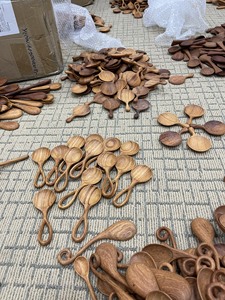Ustensiles de cuisine rustiques faits à la main en bois naturel, ensemble cuillère, spatule et louche pour la maison, la cuisine et les boutiques de cadeaux - Product Image 5