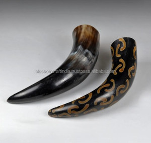 Vaso Artesanal de Cuerno de Búfalo, Hecho a Mano, Duradero, Único, Estilo Vikingo Escandinavo Tradicional, Coleccionable - Product Image 1