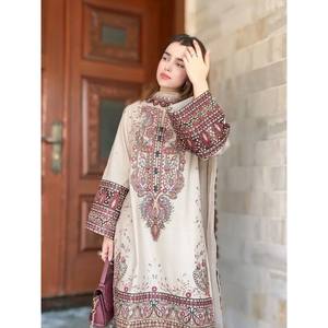 Conjunto de Traje de Fiesta para Mujer de Diseñador, Top y Pantalón con Elegante Dupatta de Lujo - Product Image 5