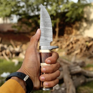 Cuchillo de Caza de Acero de Damasco A&M Enterprises, Mango de Asta de Ciervo, Hoja Fija con Punta Caída, 8 Pulgadas, Cuchillo de Supervivencia para Exteriores - Product Image 4