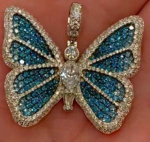 Collar de Lujo Personalizado con Colgante de Mariposa Iced Out, Diamante Moissanita, Micro Pavé, Plata 925, Joyería de Piedra Azul, Pieza Destacada - Product Image 2