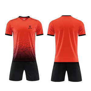 Tenue de football sur mesure en gros, vêtements d'entraînement, uniforme de football fabriqué au Pakistan - Product Image 1