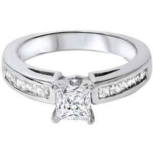 Bague de fiançailles en diamant de laboratoire taille princesse de 1,24 ct avec or blanc 14 carats - Product Image 1
