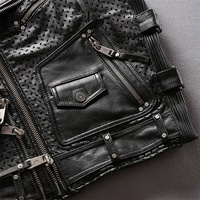 Gilet de motard en cuir de vachette perforé avec fermeture éclair croisée et plusieurs poches pour hommes OEM ODM