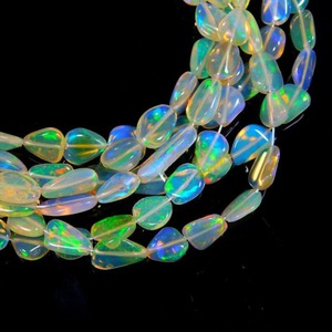 Perlas de ópalo de fuego etíope natural de 4x6mm y 7x9mm, perlas lisas de ópalo de fuego Welo para la fabricación de joyas a precio de mayorista. - Product Image 2