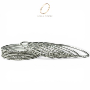 Juego de Brazaletes de Plata de Alta Calidad, Brillantes, Modernos y Elegantes, de Acero Inoxidable con Cristales y Pedrería, para Bodas y Fiestas - Product Image 3