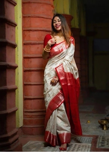 ผ้าไหมอินเดียผสมผสานลายทอแบบบาเนราสี ซารี - Product Image 5