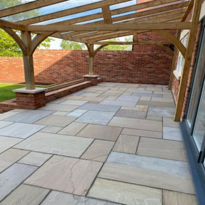 Pavés en pierre de grès naturelle Garda Buff pour patios, jardins, cours et aménagements extérieurs - Product Image 2