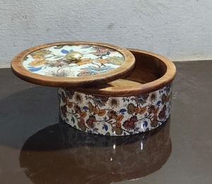 Cacerola Redonda de Madera de Mango con Tapa de Cerámica con Diseño Floral Esmaltado y Perilla Metálica, Estilo Bohemio, Duradera, Solo Lavar a Mano - Product Image 4