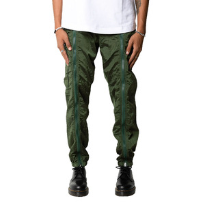 Pantalon cargo jogger pour homme de haute qualité en nylon premium avec fermeture éclair intégrale, taille élastique et cheville ajustable - Product Image 1