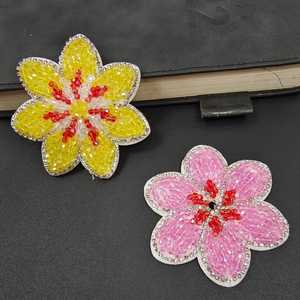 กระเป๋าปักลูกปัดพร้อมเสน่ห์มีพู่ประดับลูกปัดปรับแต่งได้ดีไซน์สวย - Product Image 2