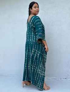 Caftán Verde Tie Dye 132, Ropa de Playa de Lujo, Talla Grande - Product Image 3