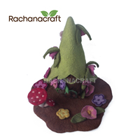 Toadstool en feutre moyen maison de fée Design médiéval imaginatif couleur vert marron pour enfants personnalisé noël maison hiver feutre décor