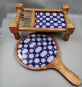 Plateau rond en bois d'acacia pour steak, pizza, sushi, fromage, avec impression émaillée, plateau de service pour dîner au meilleur prix - Product Image 3