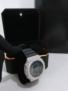 Reloj de Cuarzo de Lujo Hip Hop con Bisel y Carcasa con Incrustaciones de Diamantes Moissanite VVS, Pantalla Digital, Nuevo Modelo TTYY451 para Niños - Product Image 3