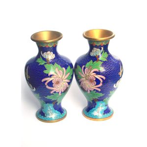 Jarrón de Metal Esmaltado Cloisonné Rosa de Lujo, Elegante Florero Decorativo con Diseño Floral y de Aves Estilo Chinoiserie para Decoración de Mesa en Bodas y Hogar - Product Image 6