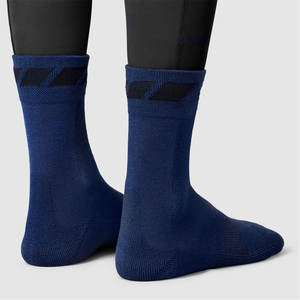 Chaussettes de sport super élastiques pour hommes, cyclisme, basketball, OEM, haute qualité, logo personnalisé, chaussettes tubulaires épaisses à compression - Product Image 4