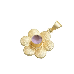 Collier minimaliste plaqué or 18 carats avec pendentif fait main, bijoux de mode pour femmes, vente en gros, export en vrac - Product Image 2