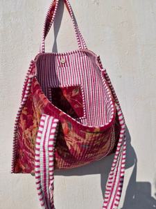 Sac fourre-tout en velours fleuri |   Sac à bandoulière matelassé fait main |   Accessoires Quotidiens Bohèmes - Product Image 6