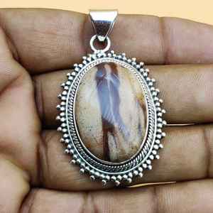 Collar con colgante bohemio de plata 925 elaborado artesanalmente con incrustaciones de ajuste de bisel de piedras preciosas de jaspe con imagen para regalos de boda o fiestas - Product Image 1