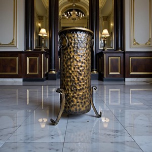 Paragüero Largo de Metal Oscuro Estilo Vintage para Almacenamiento en Entrada, Hogar, Oficina, Hotel y Decoración Interior Clásica, Venta al por Mayor desde India - Product Image 6