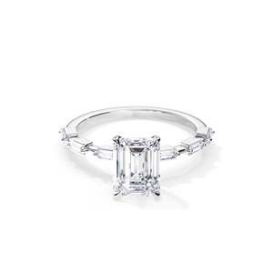 Anillo de compromiso de oro de 14k para mujer con diamante de corte radiante y engaste de púas estilo floral - Product Image 3
