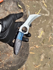 Cuchillo Karambit Hecho a Mano de Acero D2 de Grado Industrial con Mango de Madera Pakka para Combate y Camping, Personalizado OEM/ODM - Product Image 5