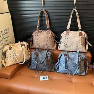 Nouveau Sac à Main Vintage à Rivets pour Femme avec Fermeture Éclair, Bandoulière Unique, Idéal pour le Quotidien et les Voyages - Product Image 1