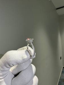 Anillo de Compromiso de Moissanita • Anillo de Diamante de Moissanita de Corte Redondo de 3.5 Ct • Anillos con Acabado en Oro Premium • Corte Catedral + Correa Oculta - Product Image 3