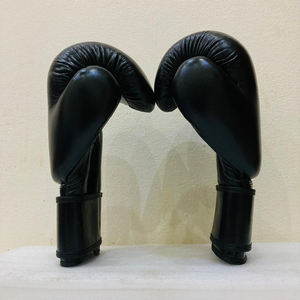 Gants de boxe MMA en cuir de qualité supérieure avec fermeture auto-agrippante |   Gants légers unisexes haute performance imperméables et respirants - Product Image 4