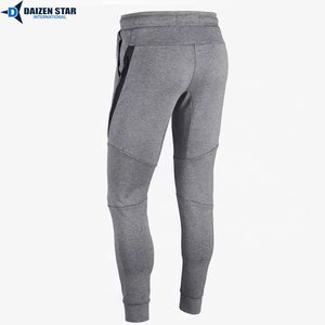 Chándal Deportivo Personalizable de Primavera, 100% Poliéster, con Capucha, Transpirable, Resistente al Viento, Ecológico, de Secado Rápido y Peso Medio - Product Image 2