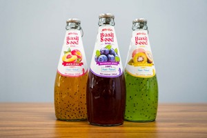 JBFRESH 290ML botella de vidrio jugo de fresa con semillas de albahaca bebidas de alta calidad-fabricante de bebidas de jugo de frutas Vietnam - Product Image 2