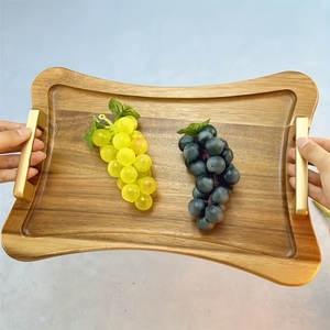 Plateau de rangement et de service élégant en bois avec design incurvé lisse, poignée facile à saisir, idéal pour servir des fruits et des collations, parfait pour la décoration de la cuisine. - Product Image 1