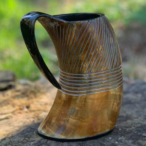 Cornes à boire viking de style animal polies de haute qualité, mugs à bière artisanaux originaux, tasses en corne uniques pour la décoration de la maison - Product Image 1