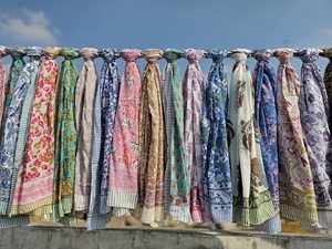 Paréo de Luxe Sanganeri Imprimé à la Main en Gros, 100% Coton Fait Main, Sarong Bohème de Plage pour Femme, Paréo en Voile de Coton Doux - Product Image 5