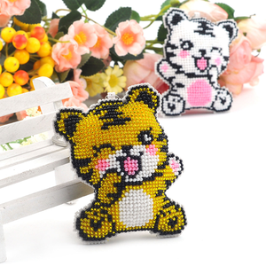 DIY Couple's Heart-shaped <b>Keychain</b> Pendant, Full-bead Embroidered Cross-stitch Heart-shaped Pendant - Product Image 2