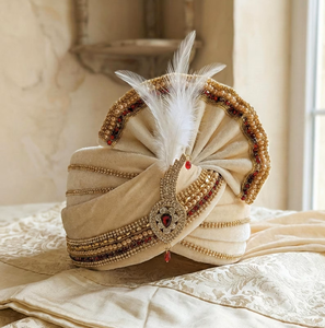 Turban ethnique en velours crème royal avec queue fluide, orné de bijoux, Safa indien et Pagdi de mariage, fait main, vente en gros - Product Image 3