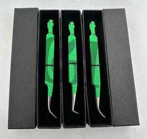 Pinza de Precisión para Pestañas Curve/90 de Acero Inoxidable con Punta Lisa/de Fibra y Diseño de Oso de Peluche, con Recubrimiento en Polvo - Product Image 2