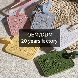 様々な形の吊り下げ式車用芳香剤ジェルシリコン製香り付きフレグランスカード、カスタマイズ可能 - Product Image 2