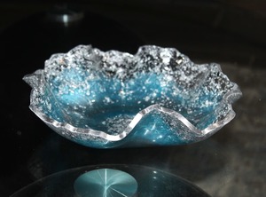 Bol de service en résine fait main avec accents de paillettes argentées, décoration d'intérieur de haute qualité, idées cadeaux pour les fêtes, personnalisable, biodégradable - Product Image 2