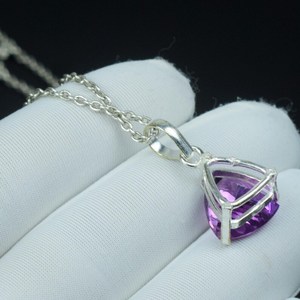 Pendentif de luxe bicolore en tanzanite, fait main, triangle, pierre précieuse à changement de couleur, collier, cadeau pierre de naissance de décembre - Product Image 2