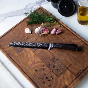 Cuchillo para pan hecho a mano en acero inoxidable con mango de madera y funda de cuero. - Product Image 6
